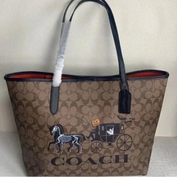 Coach Halloween tote and pumpkin driver coach wagon new - Picture 1 of 5
